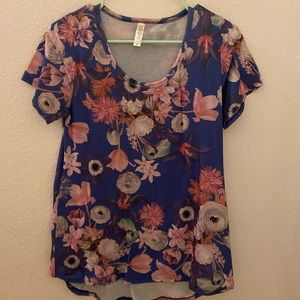 Realistic floral design Lularoe top